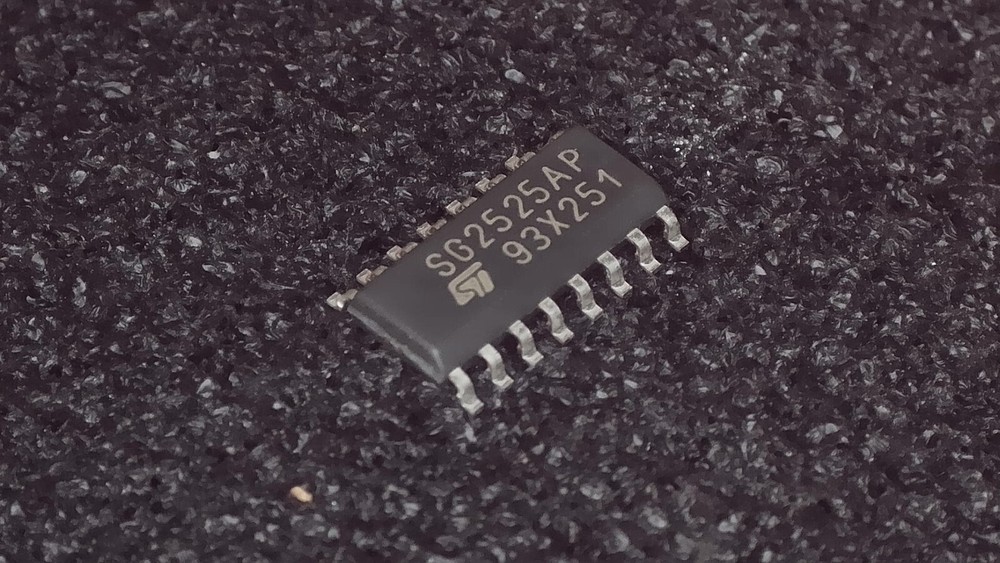 Quantity 10 - STMicroelectronics SG2525AP PWM Controller SOIC16 - New