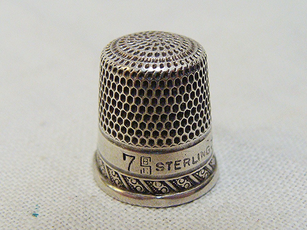 Antique Stern Bros.  Sterling Silver Thimble, Scrolls, Sz 7