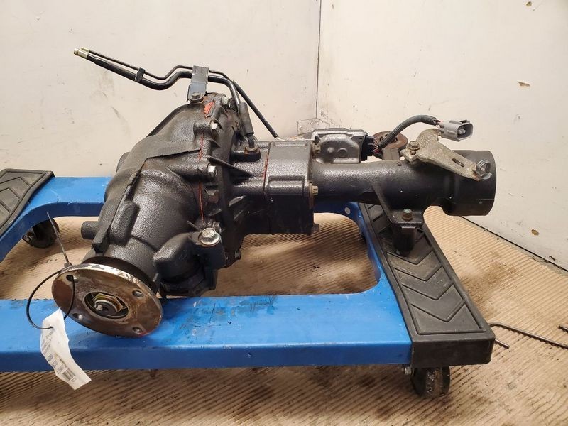 2003-2004 4Runner Front Differential Carrier 3.91 Ratio w/Differential Lock OEM