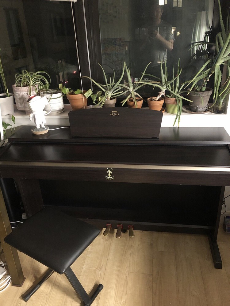 Yamaha Arius Electric Piano (YDP-160)