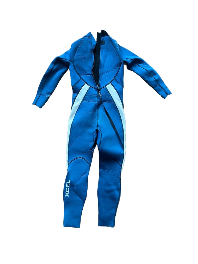 Boys Wetsuit Size 12 3/2