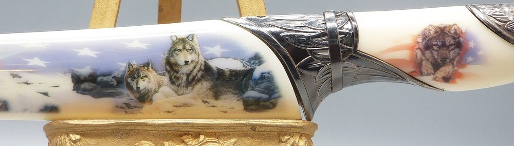 13" Hunter Collectors Wolf Dagger Fixed Blade Knife-Plastic Sheath-Wolves & Flag