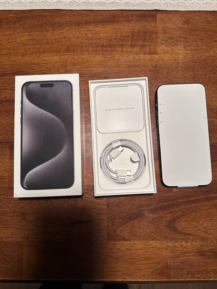 Apple iPhone 15 Pro Max - 256 GB - Black Titanium (Unlocked)