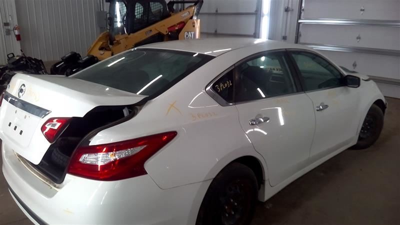 ALTIMA 2016 High Mounted Stop Light 1044314241