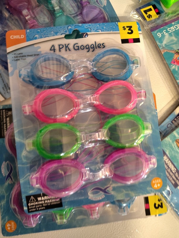 18 Piece Swimming Accessories