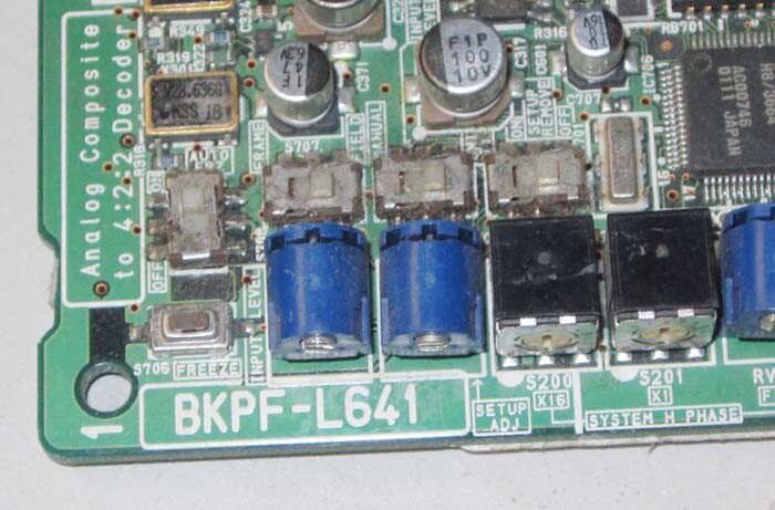 SONY BKPF-L641 NTSC/ PAL to 4:2:2 SDI Decoder board w/o back panel