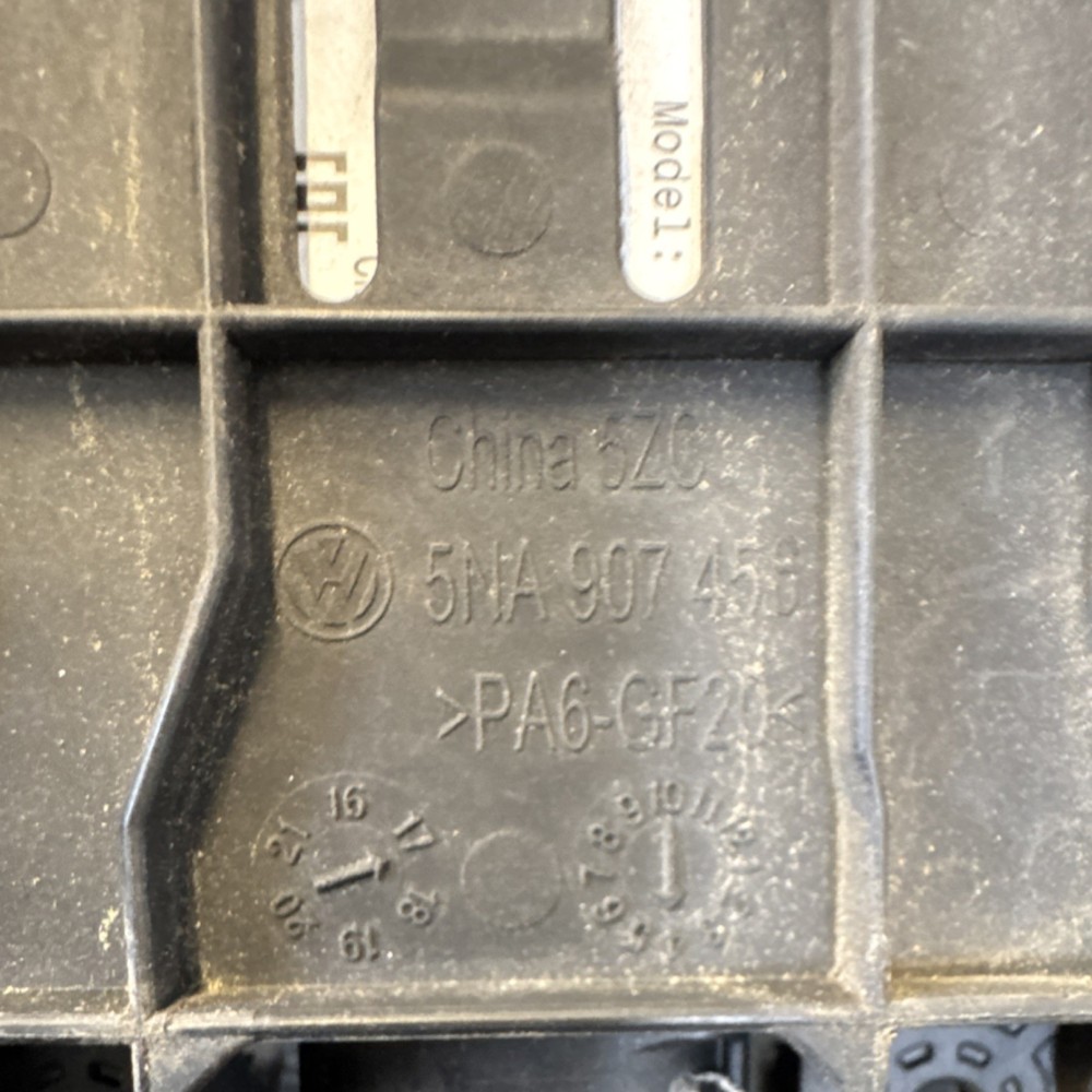 Volkswagen Blind Spot Detection System Sensor Bracket and Module