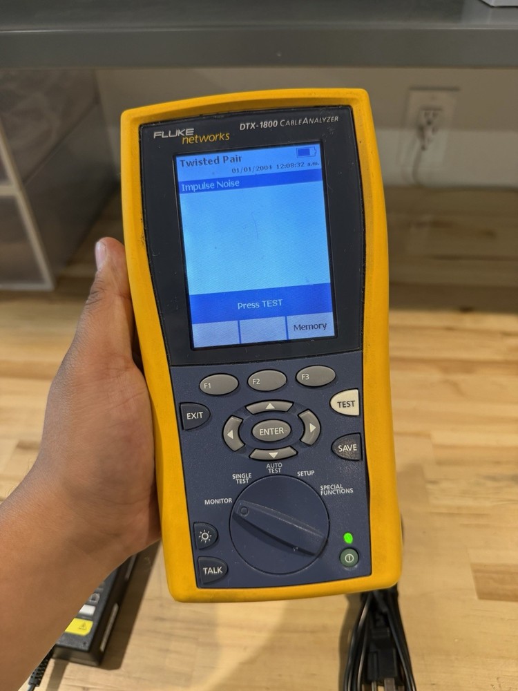 FLUKE NETWORKS DTX-1800 MAINFRAME & W/ CHARGER (TESTED)
