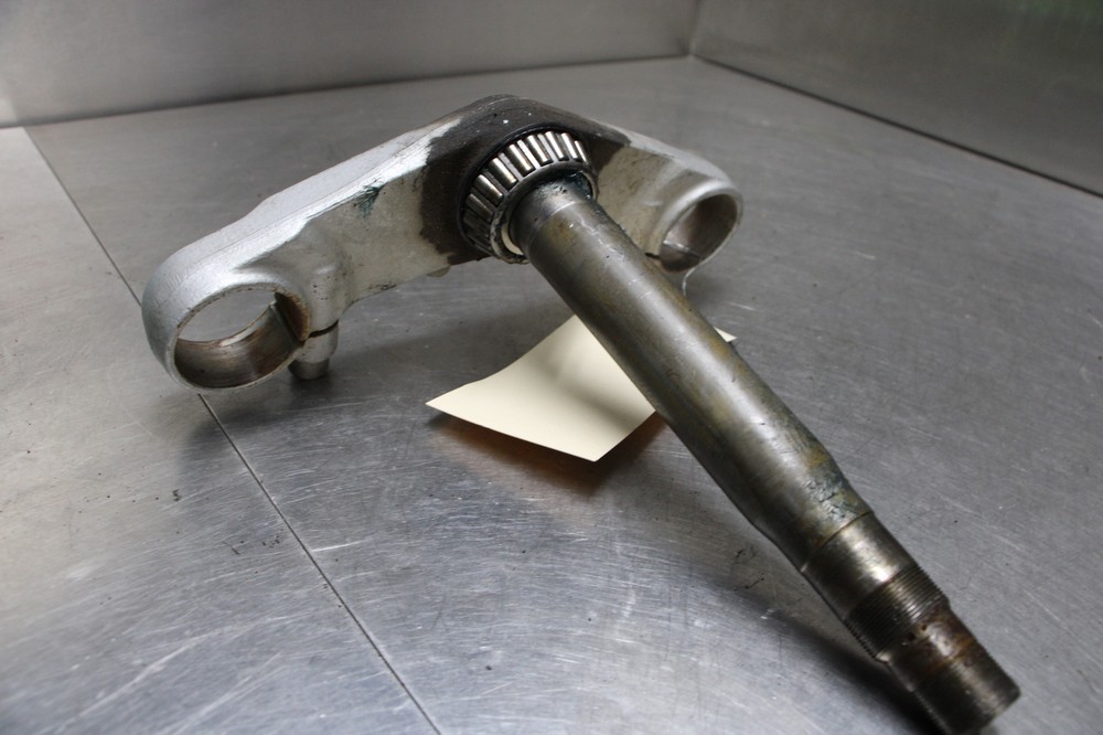 98-04 TRIUMPH SPRINT Lower Triple Tree Clamp