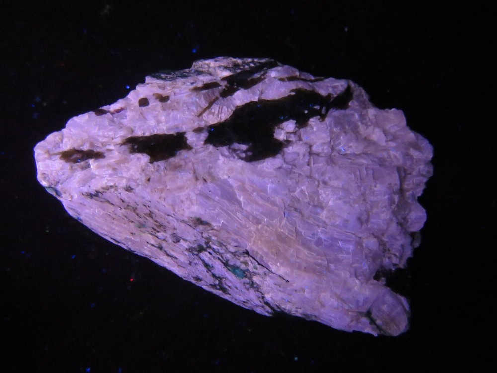Fluorescent : AGRELLITE - Kipawa River Complex , Temiscamingue , Quebec