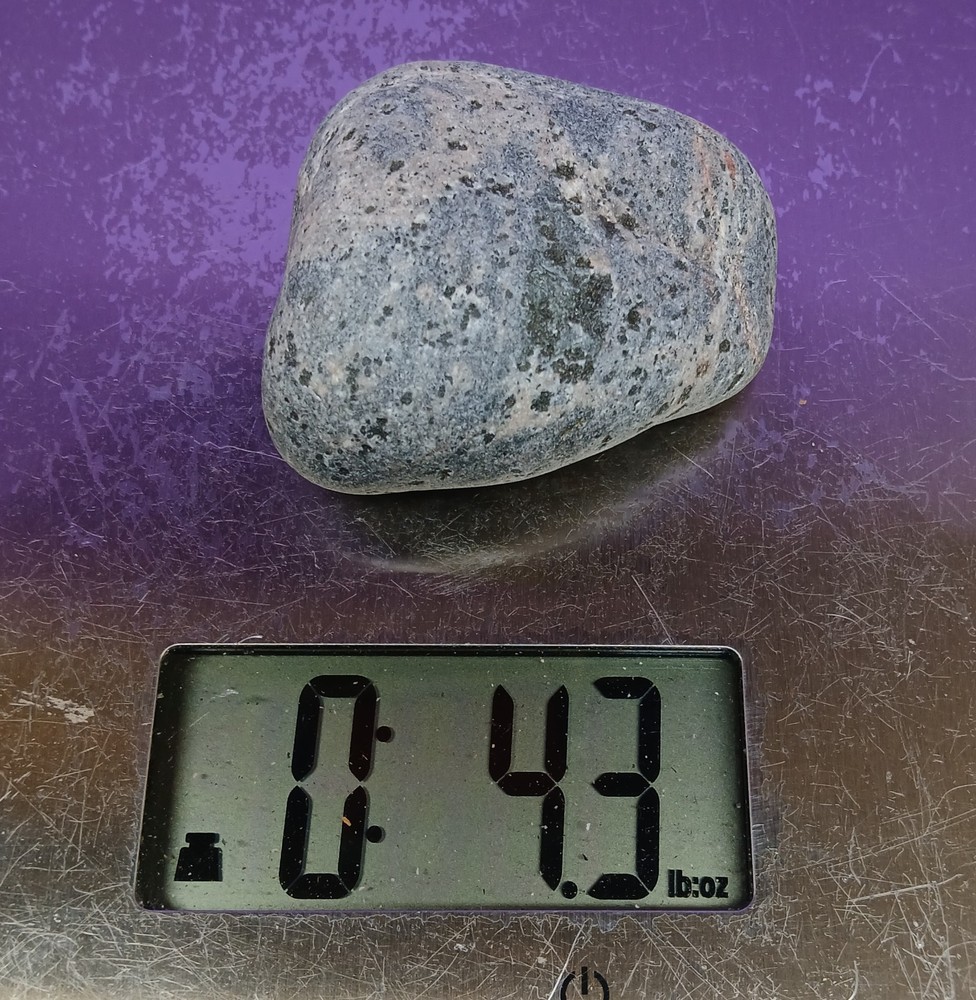 Fluorescent Sodalite ( Yooperlite ) 4.3 oz. A Bright and Nice Stone