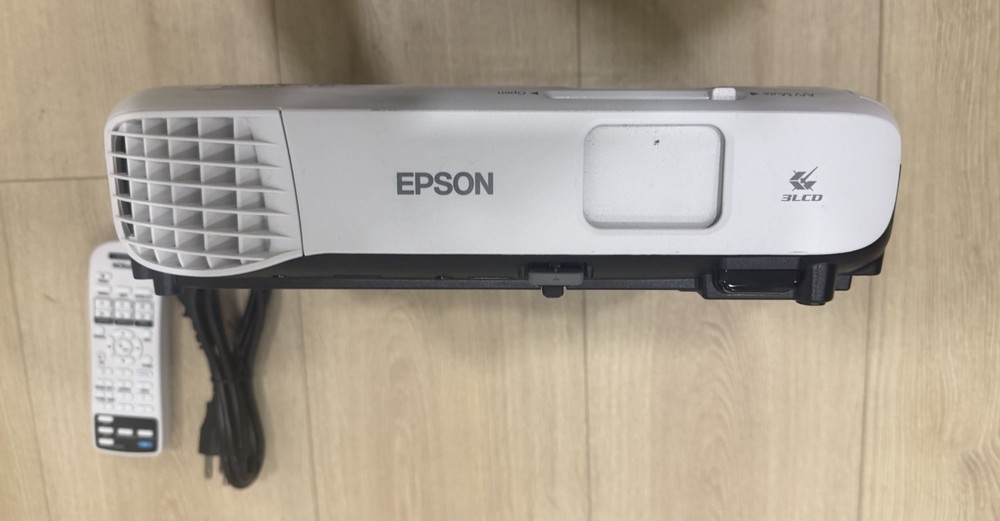 Epson LCD Projector VS250 H838A.