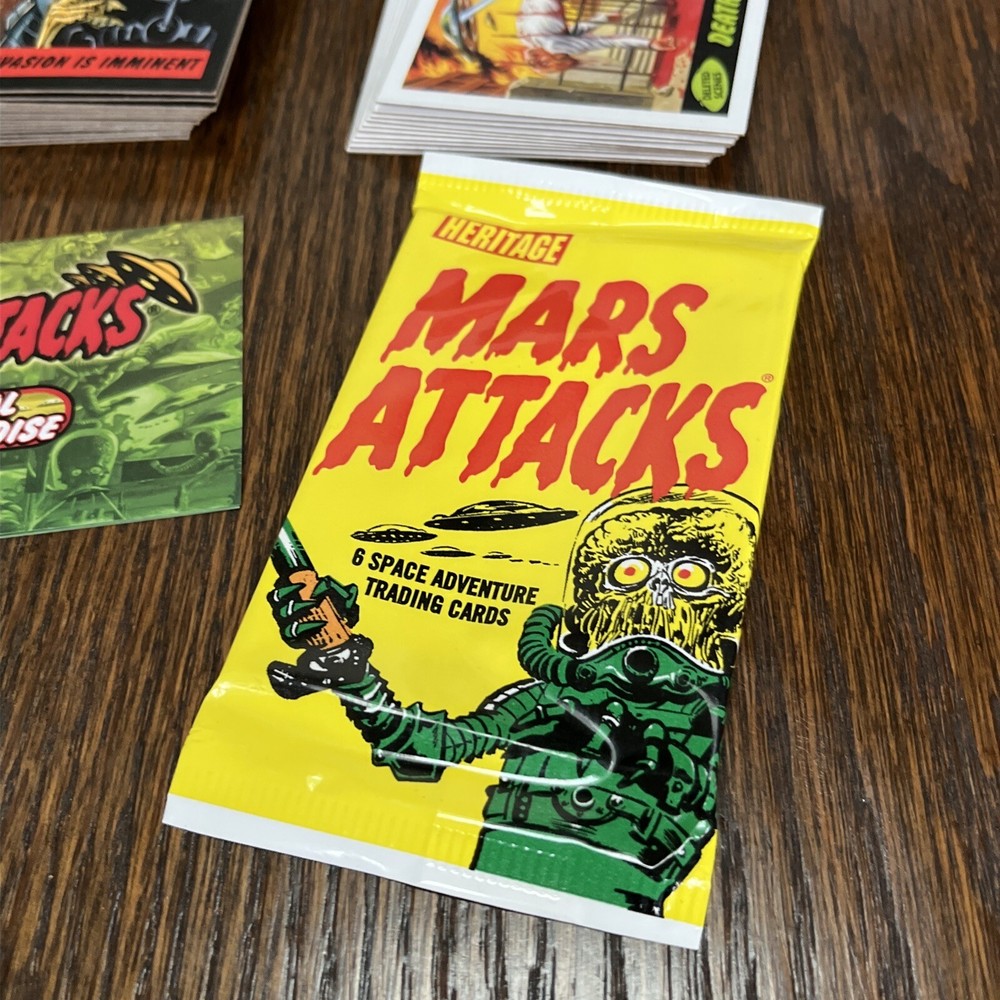 2012 MARS ATTACKS HERITAGE 55 BASE 10 SCENES 15 UNIVERSE 2 WRAPPERS 80 TOTAL