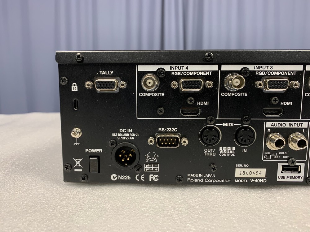 Roland V-40HD Multi-Format Pro AV Video Switcher