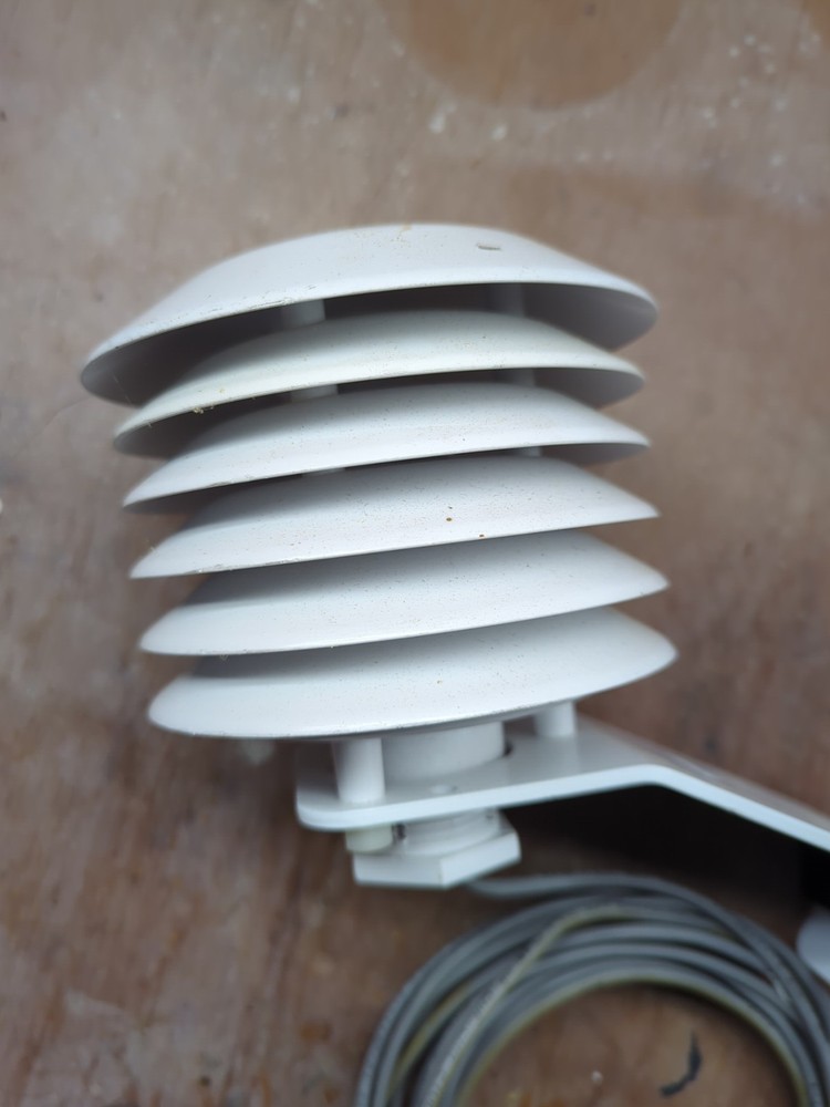 RM Young Temperature Radiation Shield