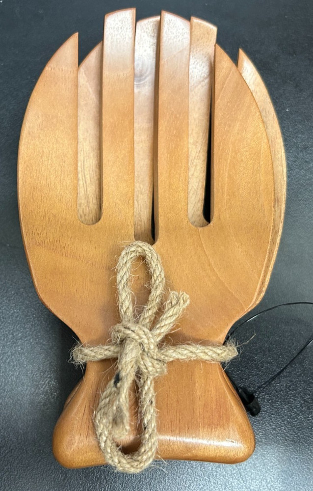 Osprey salad hands [WG]