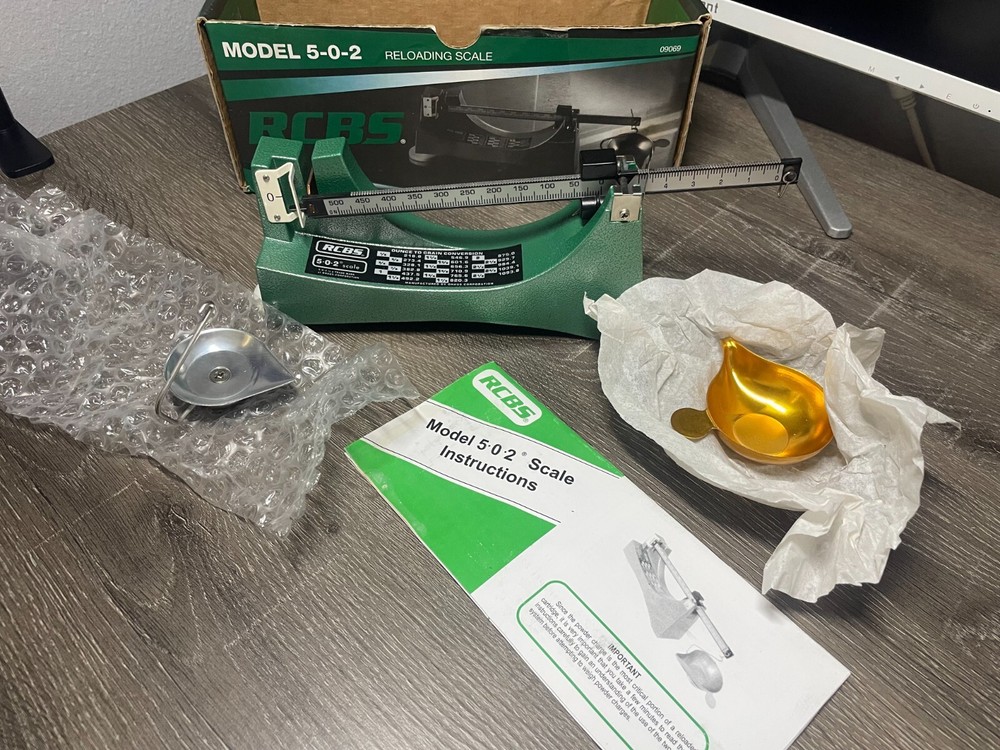 RCBS MODEL 502 POWDER / RELOADING SCALE 5-0-2