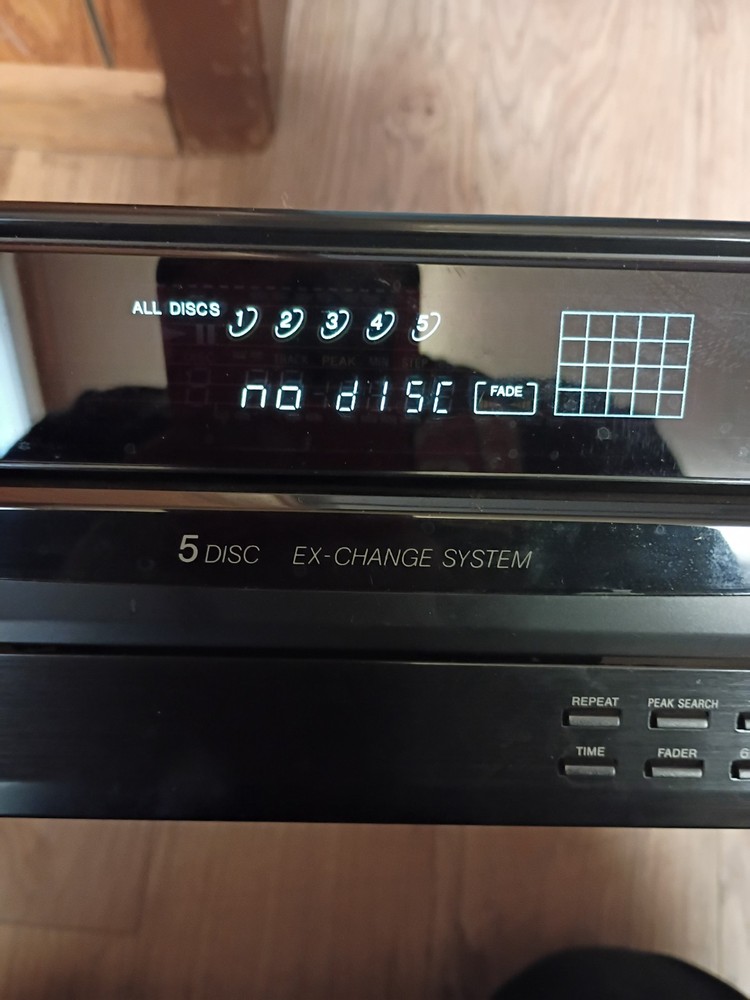 Sony CDP-C265 Compact Disc Player TESTED