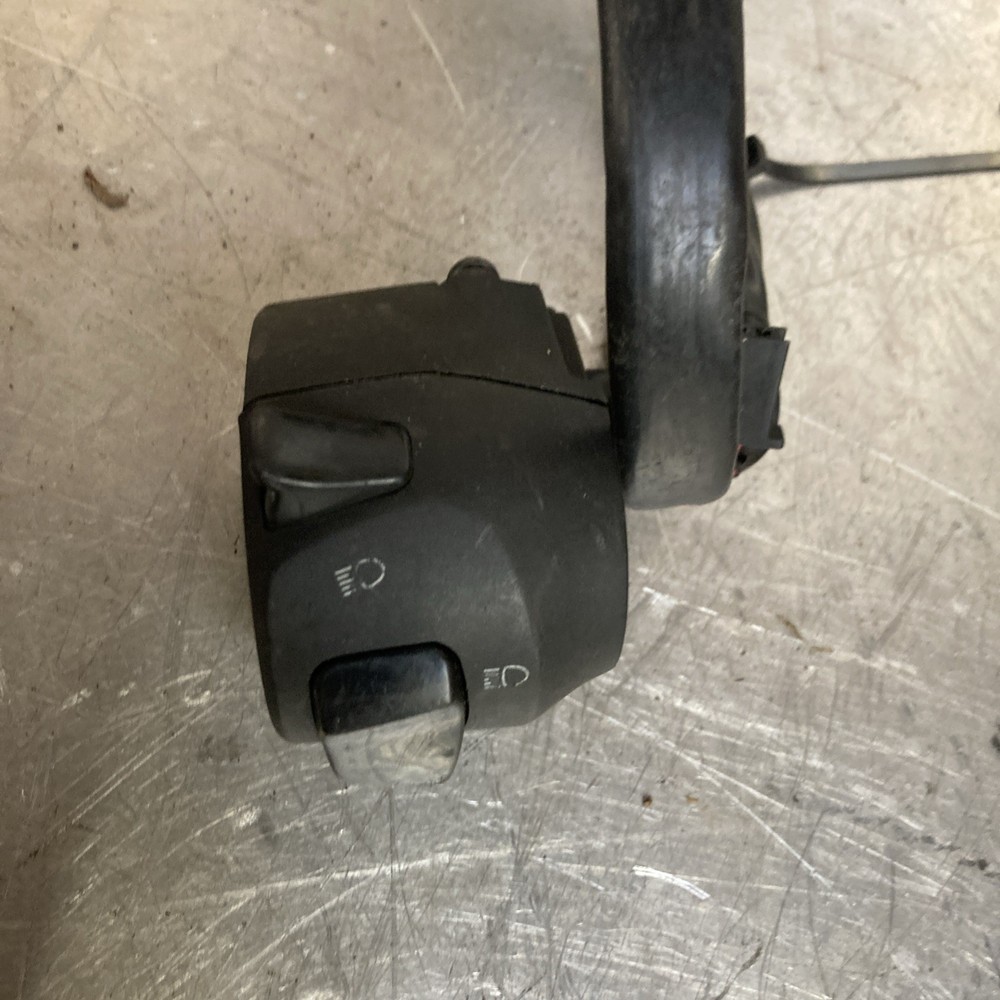 Yamaha Yzf R125 Left Hand Switch 2014-2018 Indicator Headlight LEFT Switch OEM