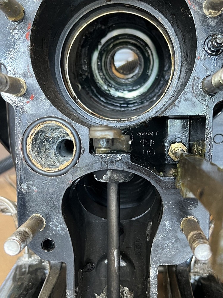 MERCRUISER ALPHA 1 ONE GENERATION 2 TWO INTERMEDIATE RAMS SHIFT CABLE ALL HOSES