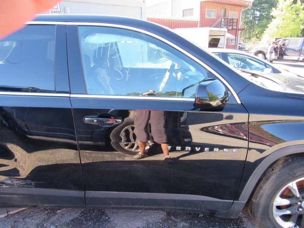 TRAVERSE 2019 Glove Box 1076809