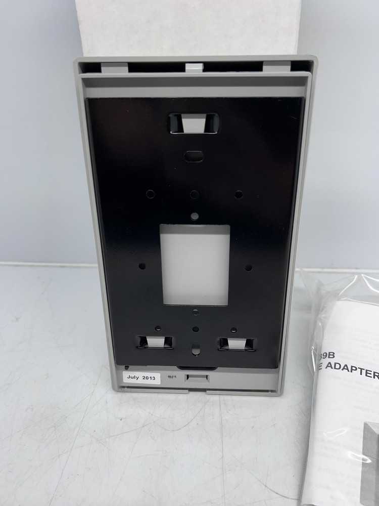 New Valcom V-9939B Microphone Adapter