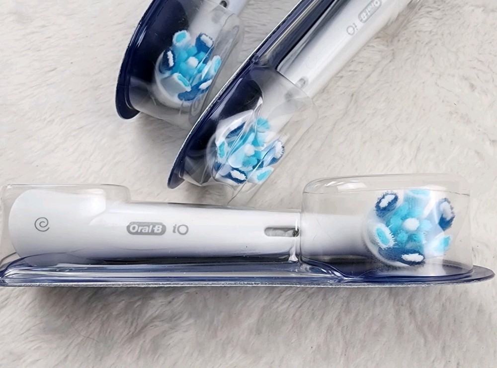 Oral-B iO Ultimate Clean Replacement Toothbrush Heads, 3-Pack