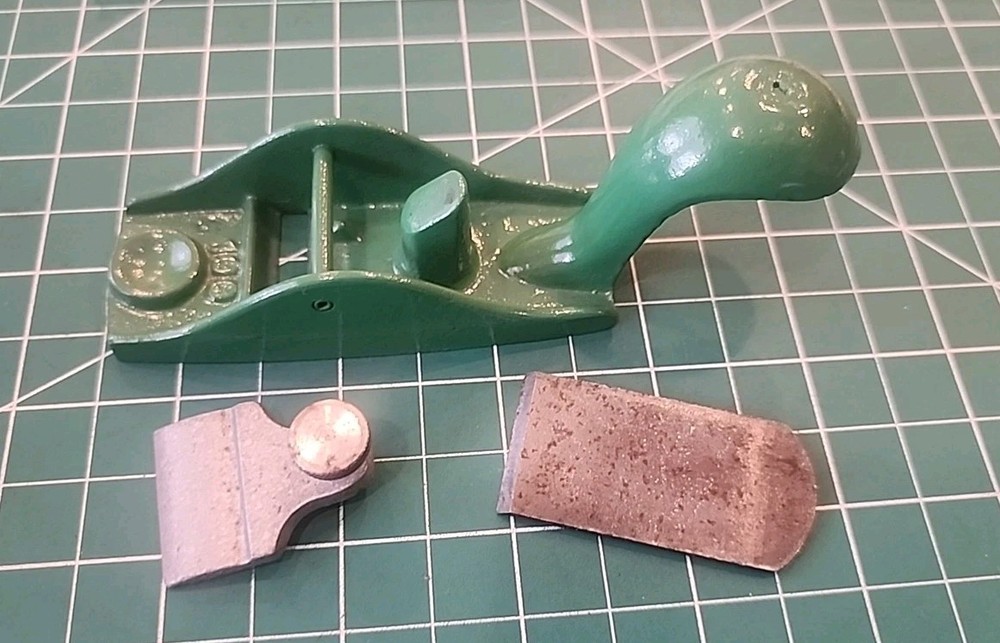 VINTAGE KUNZ SQUIRREL TAIL PLANE # 100 NOS - gwT1