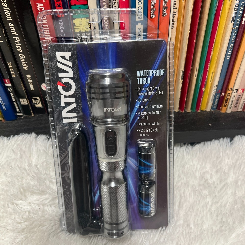INTOVA LIGHT WATERPROOF TORCH DIVERS LED LIGHT