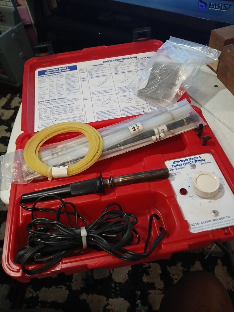 Airless Plastic Welder #5500-HT w/ Case & With Welding Rods And Patching Wire