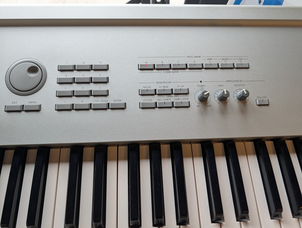 Korg Triton Pro 76-Key Workstation Keyboard - EXCELLENT