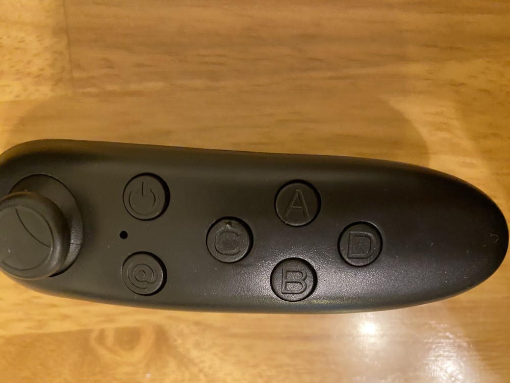 Utopia 360 Virtual Reality 3D VR Headset w Bluetooth remote Controller