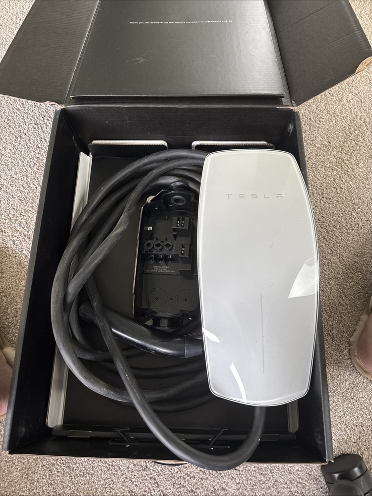 Tesla Wall Connector
