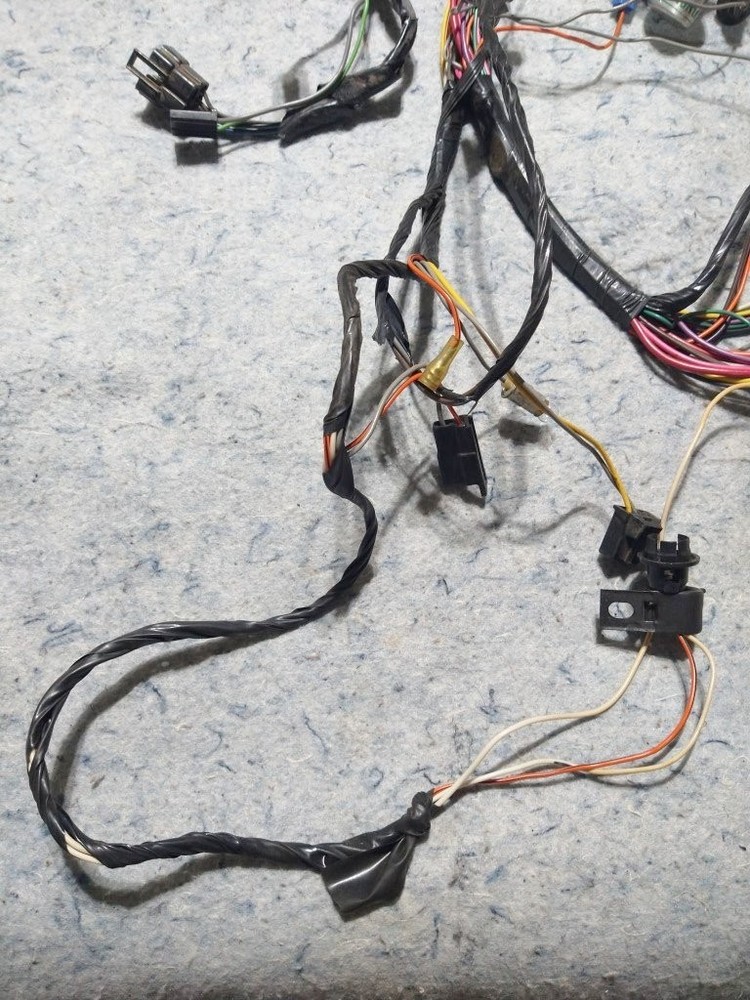 1970 GRAND PRIX DASH HARNESS WITH A/C