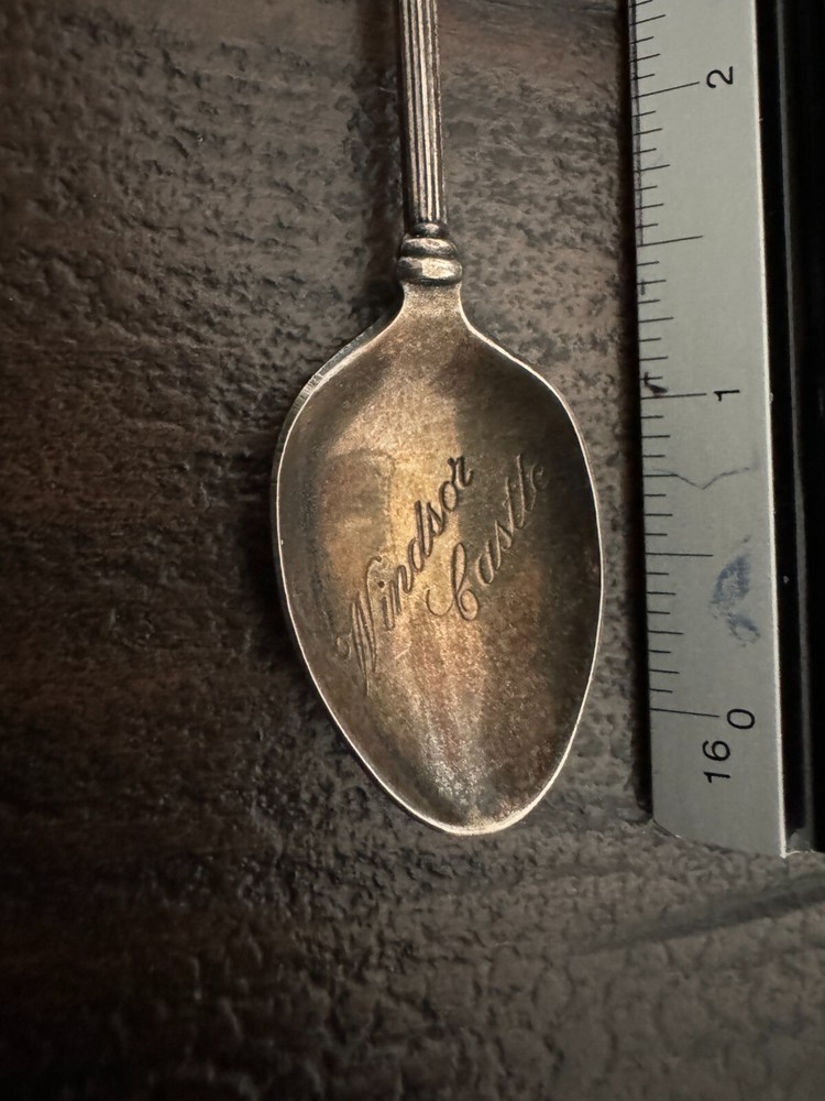 Windsor Castle Exquisite EJ LTD Collector Spoon Silver Tone
