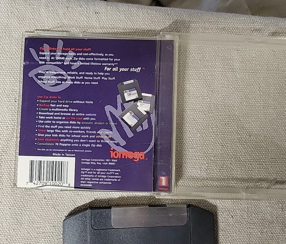 Used ZIP DISK 100 Formated for IBM, with Case