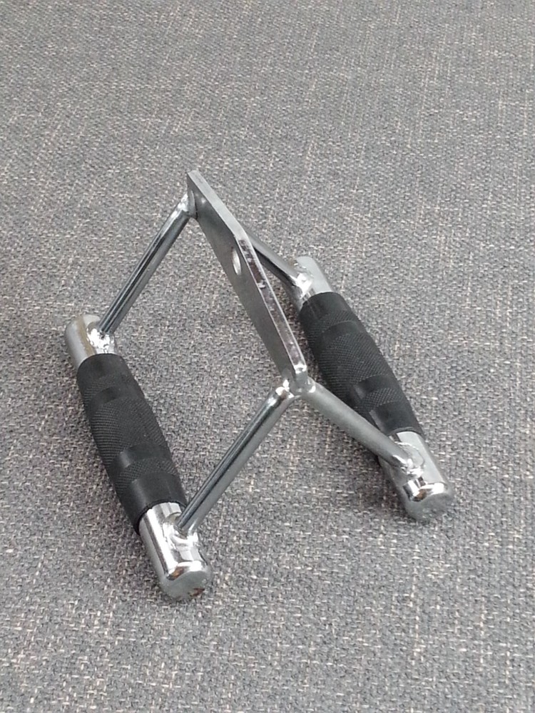 NEW NWOT Gym Cable Attachment Tricep Row V Pull Bar Rubber Handle