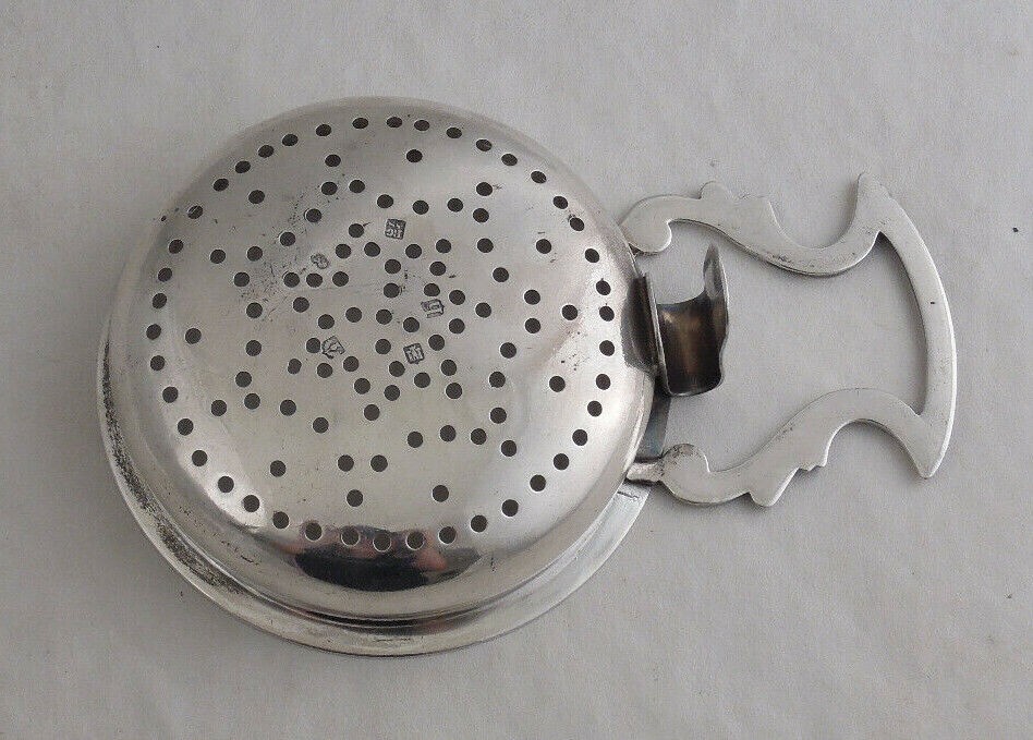 ROBERT GRAY STERLING SILVER LEMON STRAINER SCOTTISH