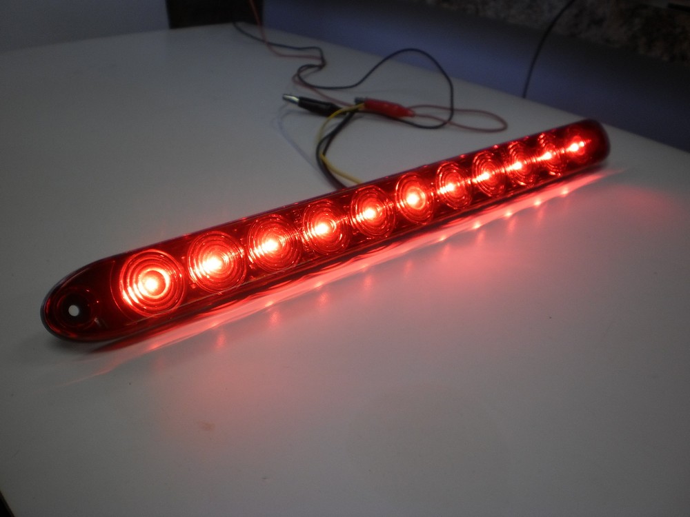 TecNiq Red HI Mount Center Brake Turn ID Bar 11 LED Light Trailer Truck USA