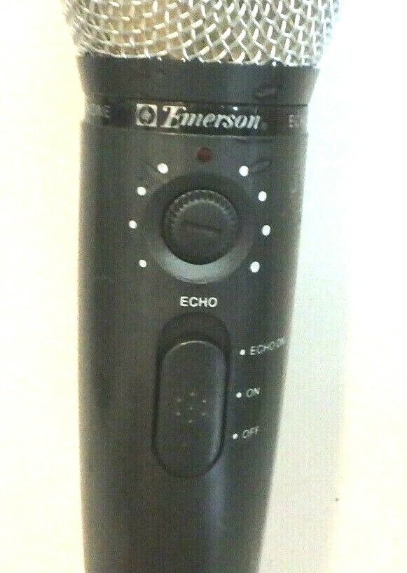 Emerson Echo Microphone MM205 Plug N Sing Karaoke Microphone