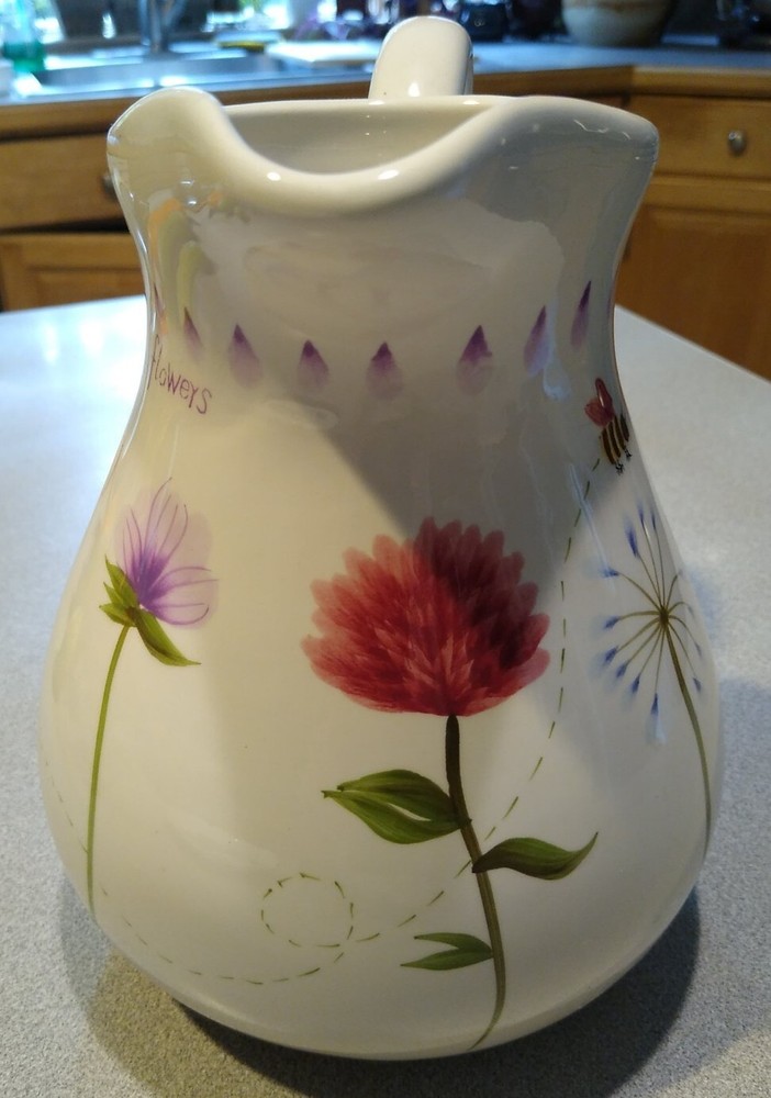 Buzzing Bee and Wildflowers, Handpainted, Medium Sized, Mint condition