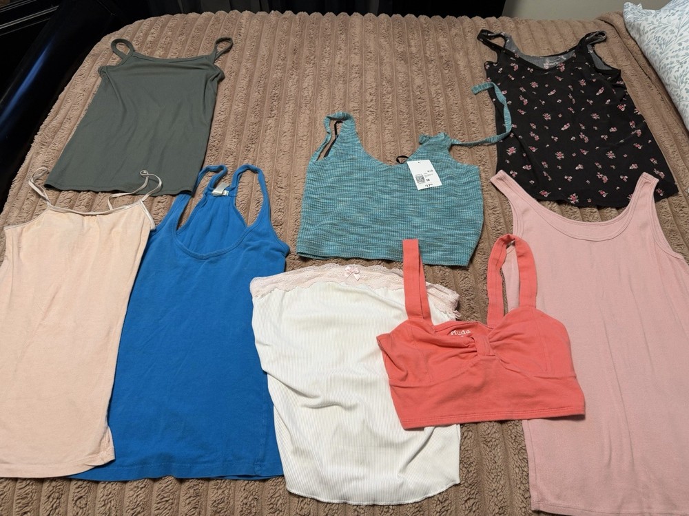 Summer/Spring Break Tank Top Lot 8 Pieces Women's Multiple Sizes