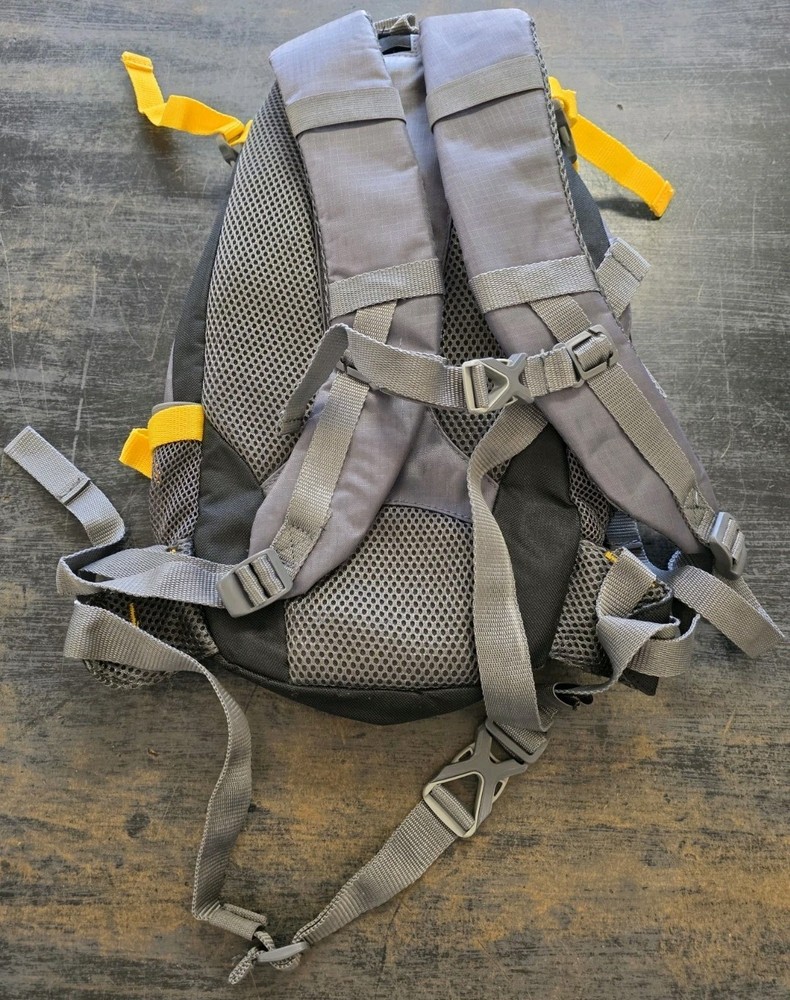OZARK TRAIL BLACK/ GRAY BACK PACK