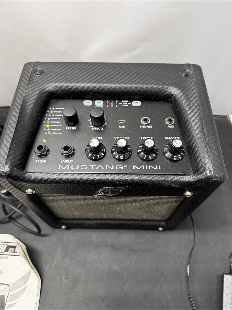 Fender Mustang Mini PR-1198 1