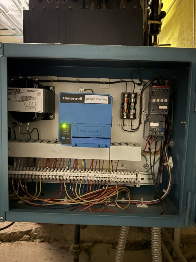 Columbia Boiler MPH-70 Commercial Natural Gas Boiler 2,940,000 BTU 115V