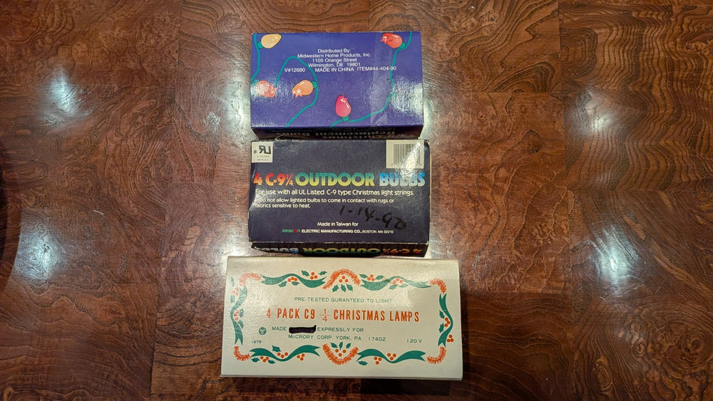 12 Classic Ceramic C-9 1/4 Multicolor Replacement Bulbs All Tested Working