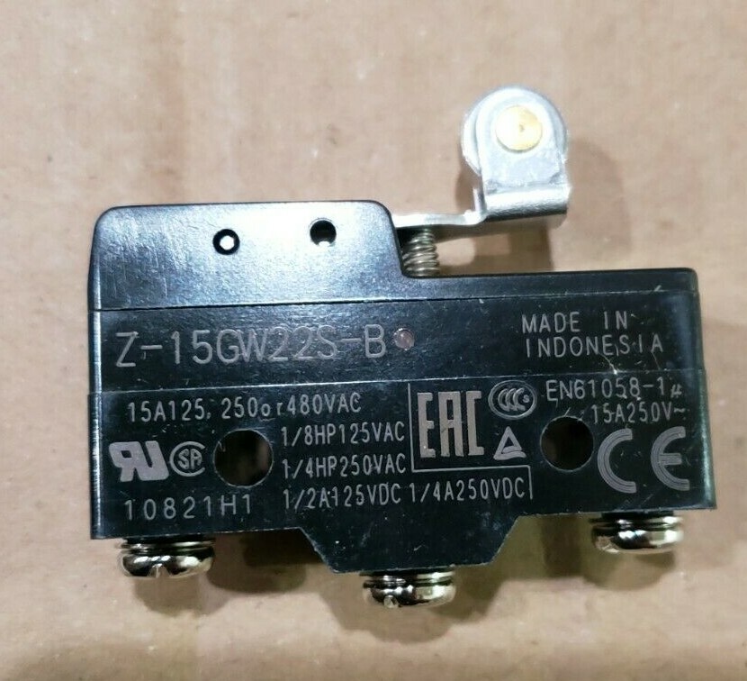 OMRON TYPE Z-15GW22S -B BASIC SWITCH