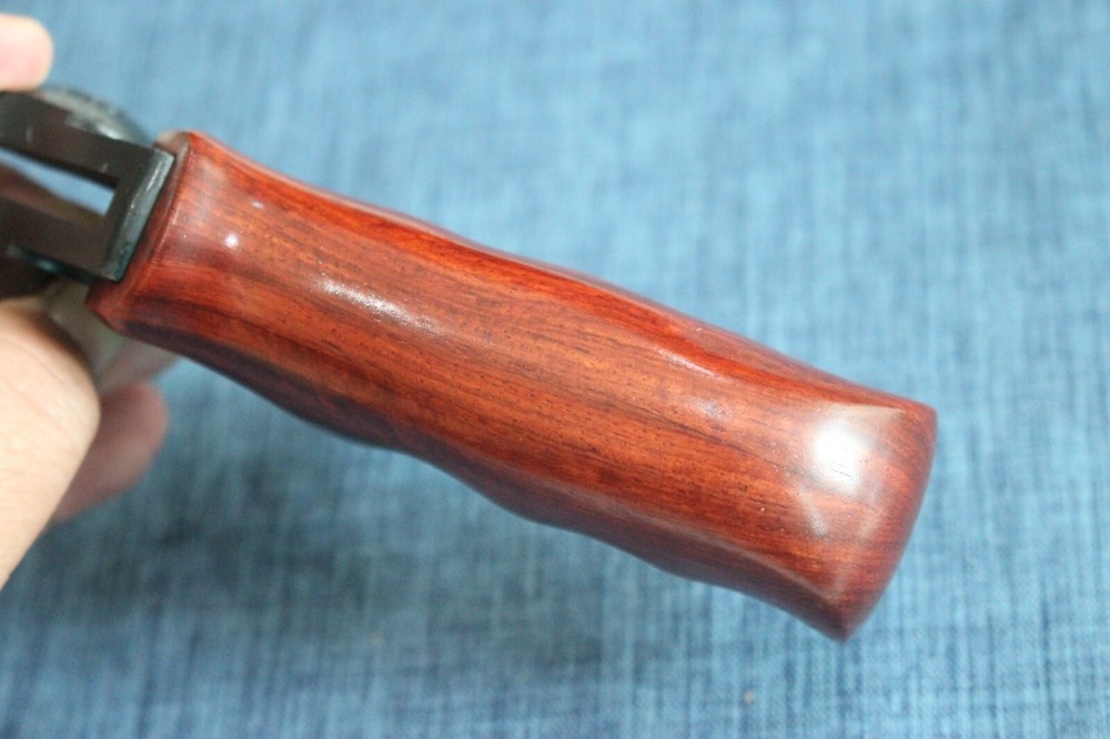 NICE GRIPS FOR TAURUS JUDGE PUBLIC DEFENDER POLY ( FOR POLYMER FRAME ONLY ) #13