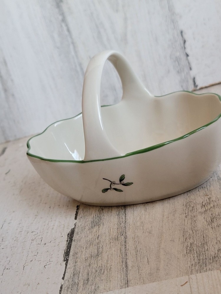 Spode Basket with handle 6" Vintage home decor tree Mistletoe