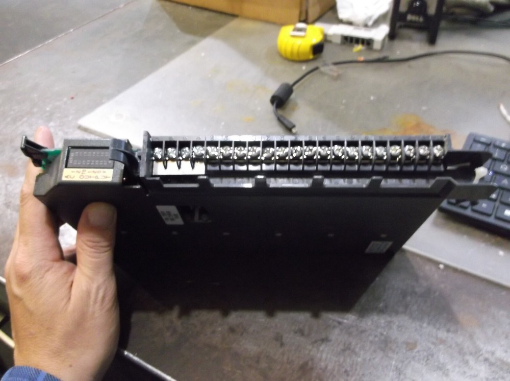 ALLEN BRADLEY 1771-OAD AC OUTPUT MODULE PLC (856)